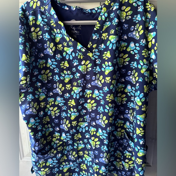 Scrubtop - Picture 1 of 3